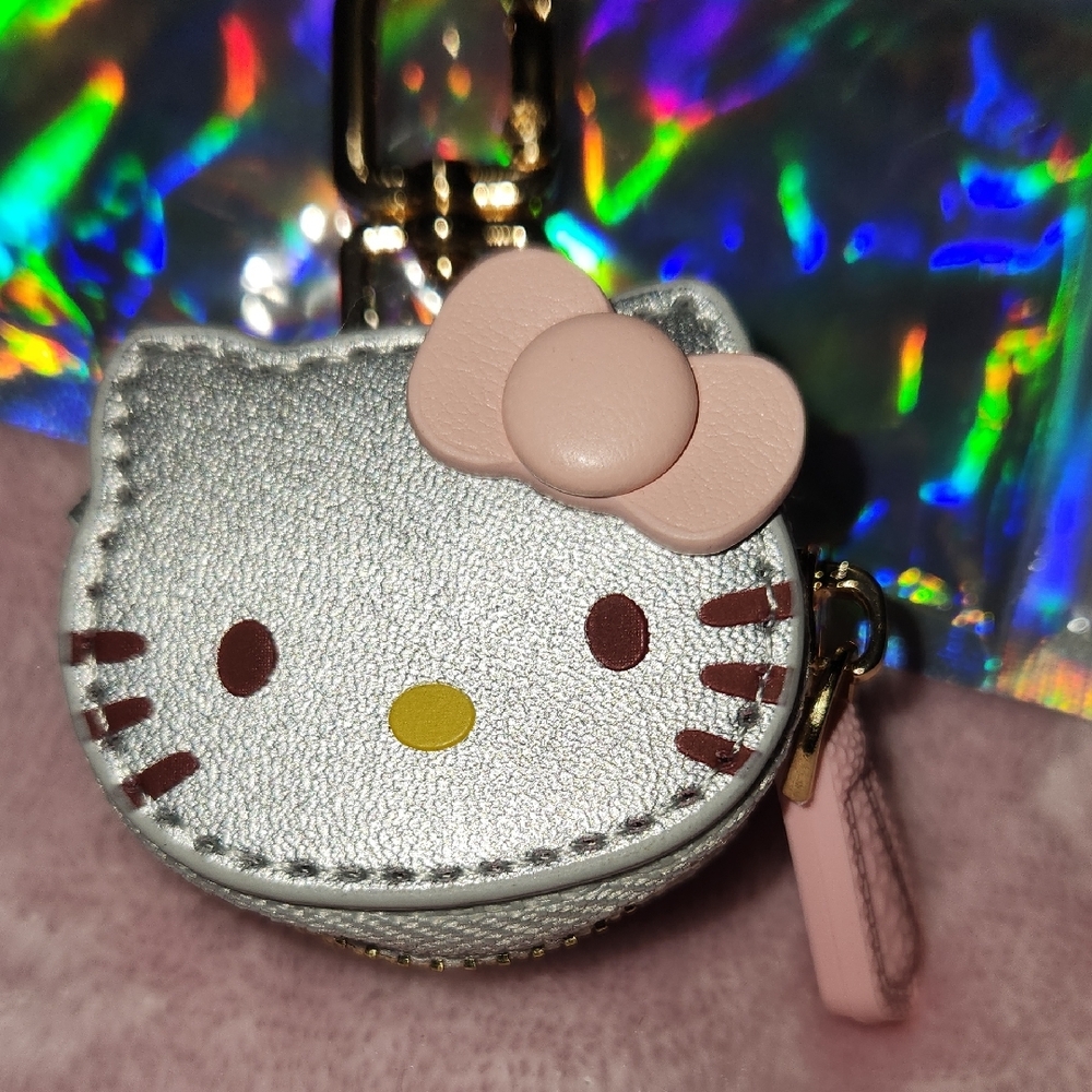 Hello Kitty Silver Coin Purse Keychain - Picture 3 of 6